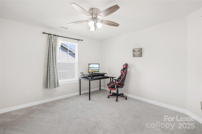 Building Photo - 7106 Waterwheel St SW