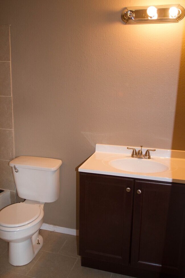 Building Photo - Discover Your New Home in the Heart of San Antonio's East Side