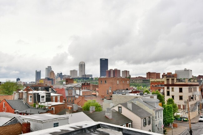 Building Photo - 121 S 16th St