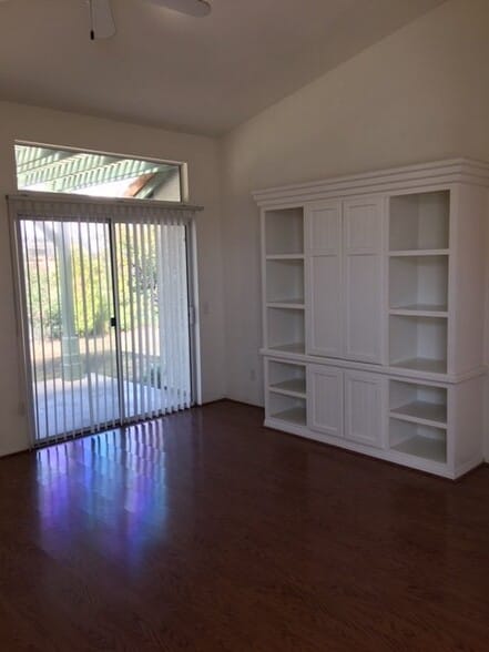 Building Photo - 39431 Bluffside Way