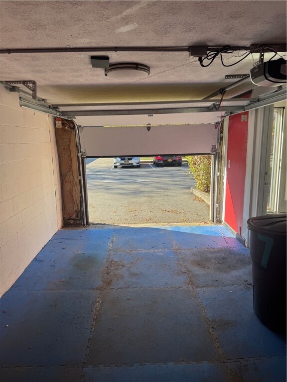 Building Photo - 77 Penn Ln