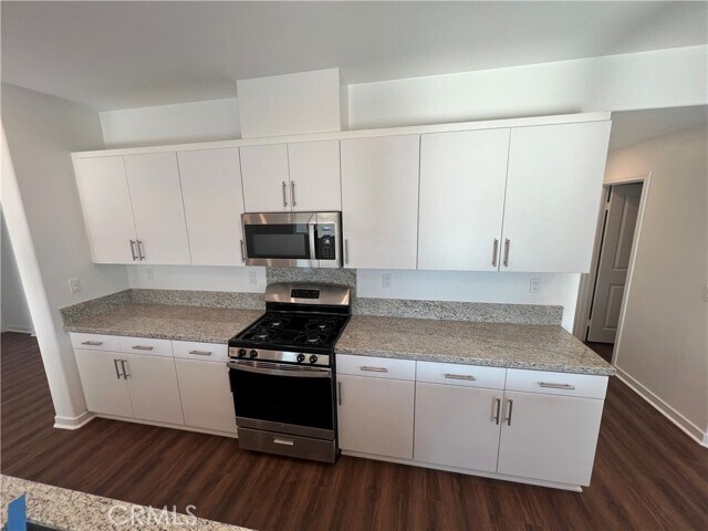 Building Photo - 25783 Branson Dr