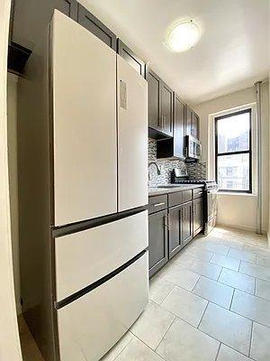 Building Photo - 1 bedroom in BRONX NY 10463