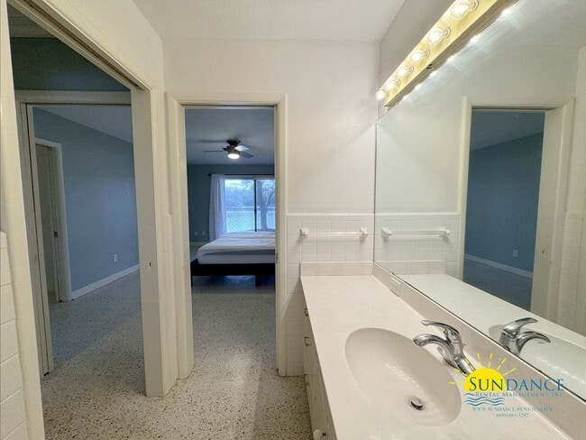 Building Photo - Waterfront Home in sought after Poquito Bayou, Shalimar!