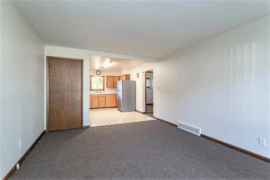 Building Photo - 1405 Daley Ave