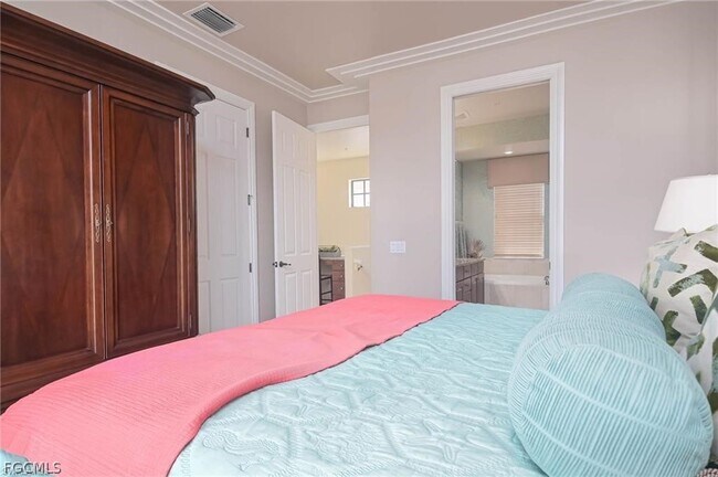 Building Photo - 11945 Alegria St