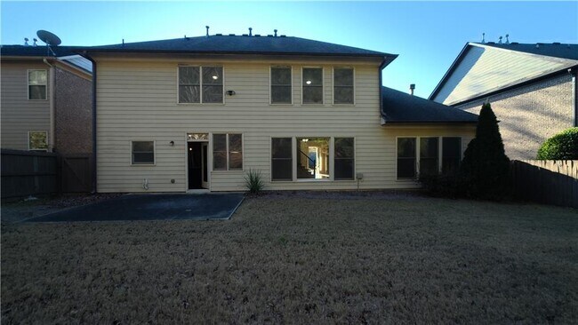 Building Photo - 3361 Lake McGinnis Dr