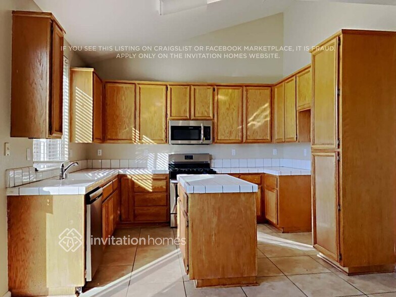 Building Photo - 8433 Falcon View Dr