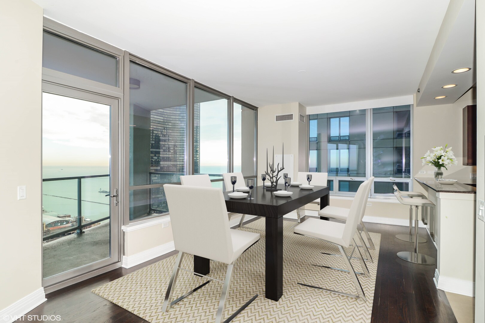 Building Photo - 600 N Lake Shore Dr