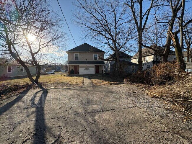 Building Photo - 635 Jefferson Ave