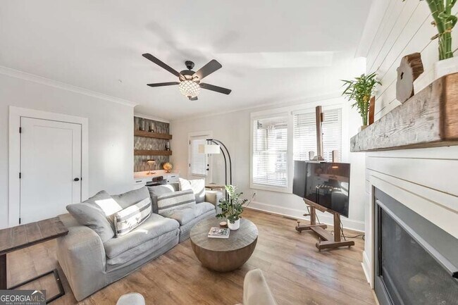 Building Photo - 320 Oak Arms Wy