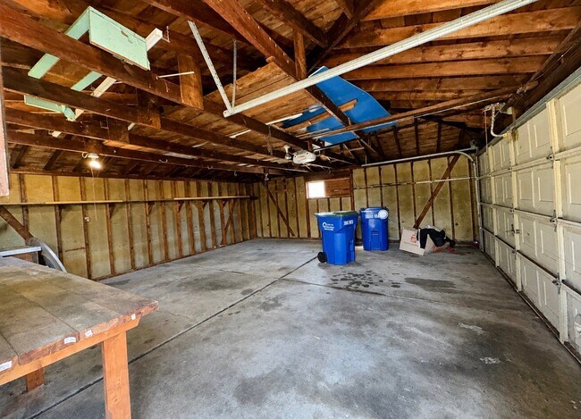 Building Photo - 31846 Regal Dr