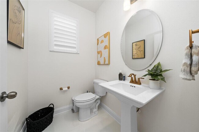 Building Photo - 16001 Grafton Wy