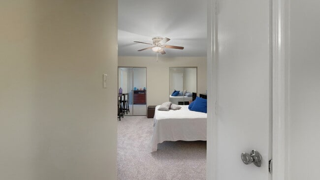 Building Photo - 2 Bed 2 Bath Condo Just Minutes from NAS Oceana Dam Neck in Virginia Beach!