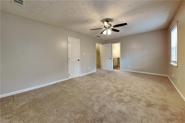 Building Photo - 2075 Pinella Dr