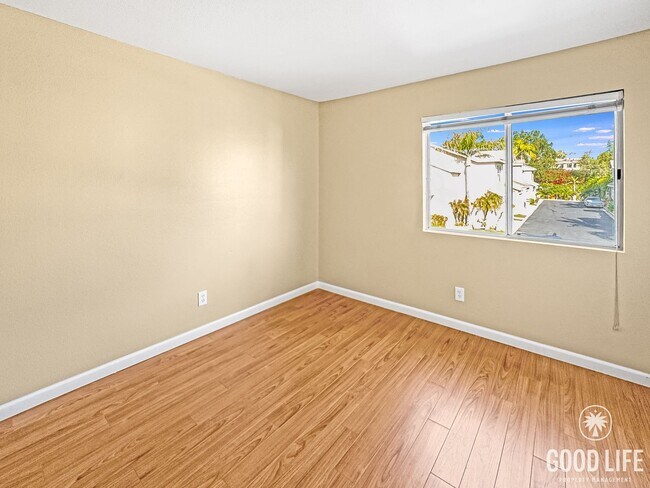 Building Photo - Immaculate 4Bd/2.5Ba Home with New Fridge, AC, Fenced Back Patio in Aliso Viejo!