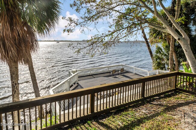 Building Photo - 225 S Tropical Trail