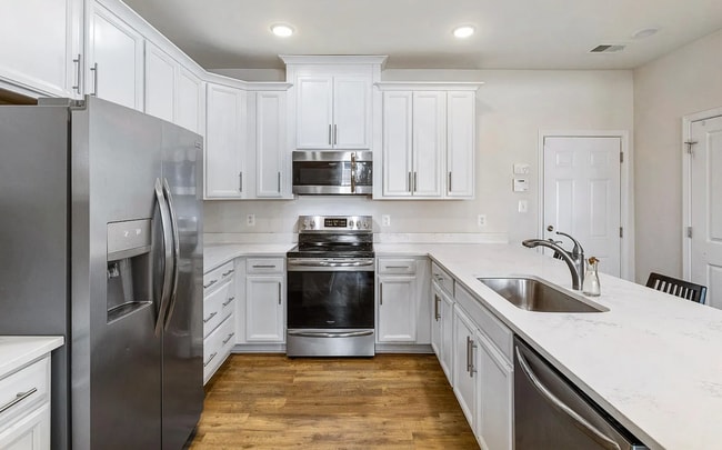 Building Photo - 6907 Stoddert Ln