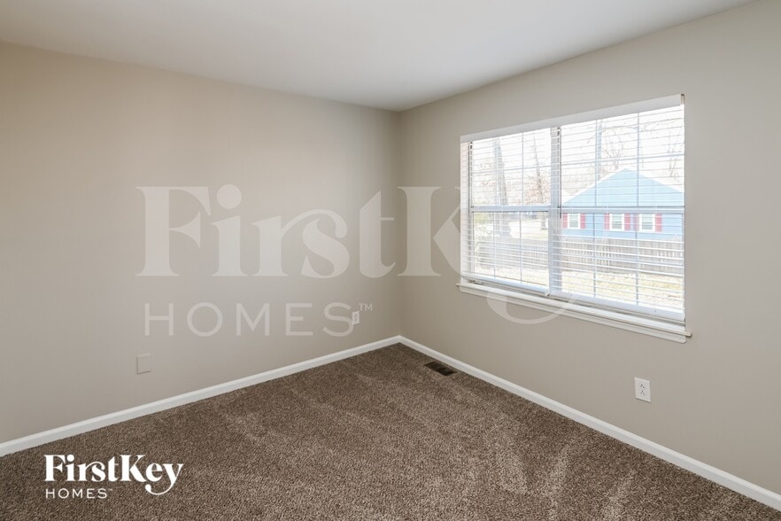 Building Photo - 2101 Killarney Pl