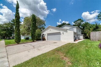 Building Photo - 15722 GardenSide Ln