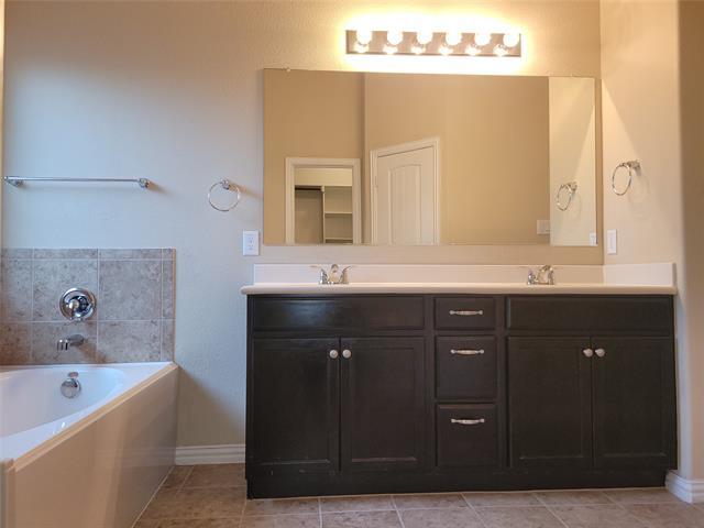 Building Photo - 11821 Beach St