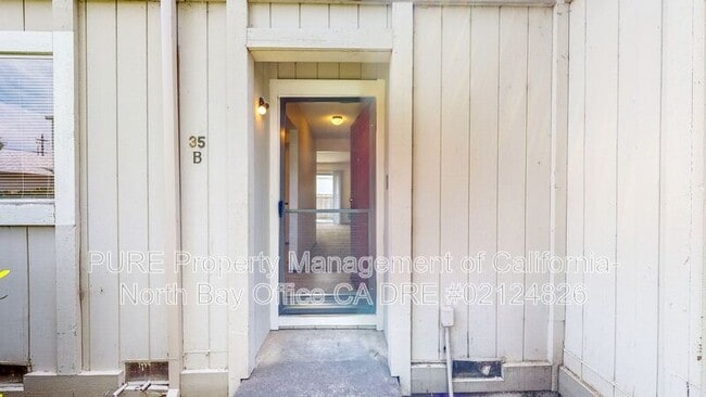 Building Photo - 35-B Front St