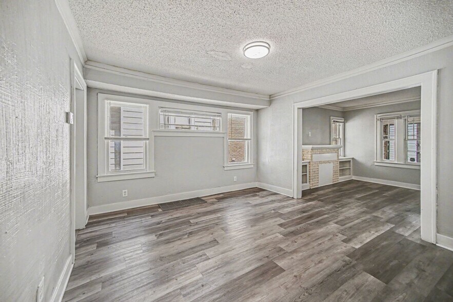 Building Photo - 5626 Park Ave