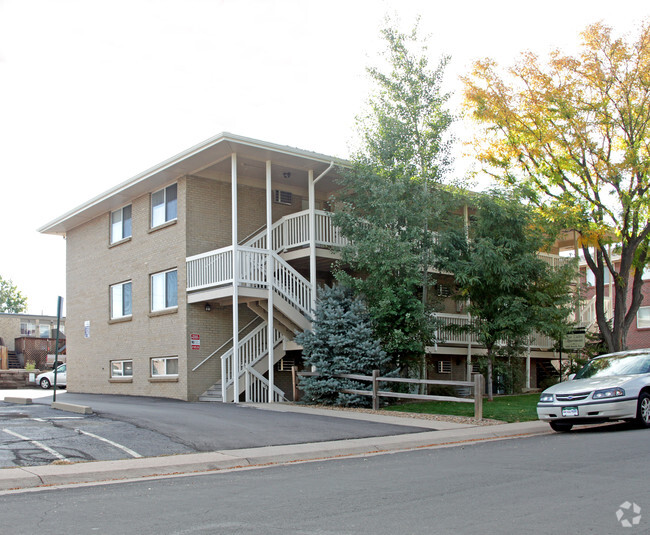 Primary Photo - Lindi Ann & Holly Gena Apartments