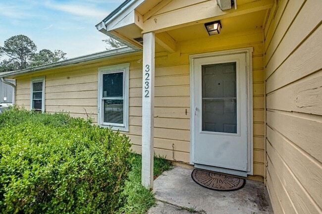 Building Photo - 3232 Riddle Dr