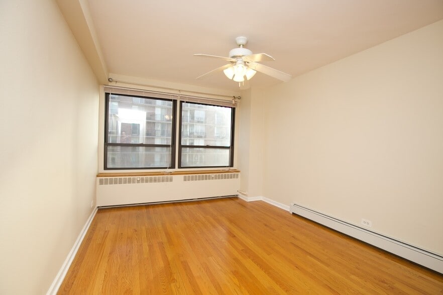 Building Photo - 4180 N Marine Dr