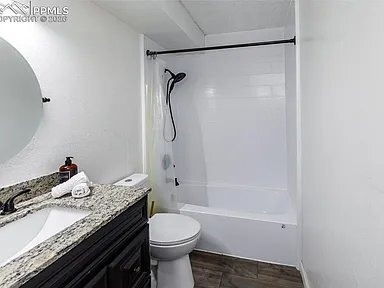 Building Photo - 411 Lakewood Cir