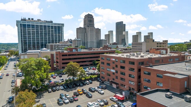 Building Photo - 179 Elk St