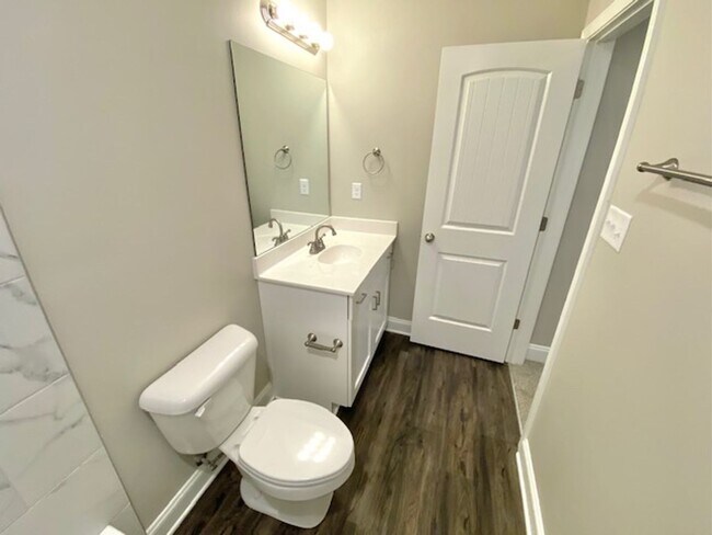 Building Photo - TuckerLanding5624