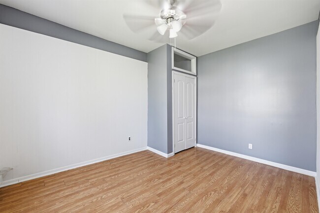 Building Photo - 1404 79th St