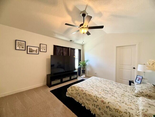 Building Photo - 6686 W Leander Dr