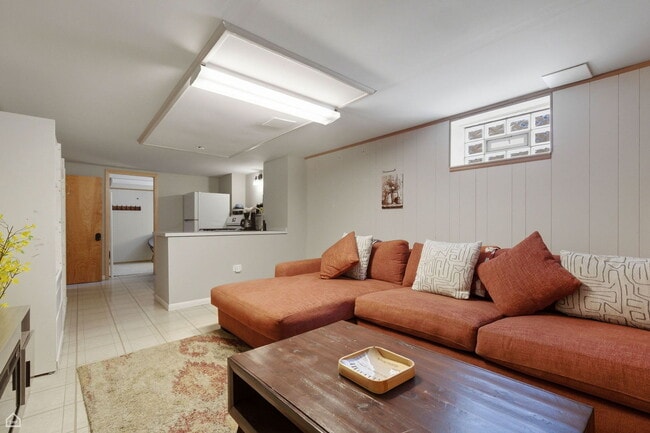 Building Photo - 1512 Mulford St