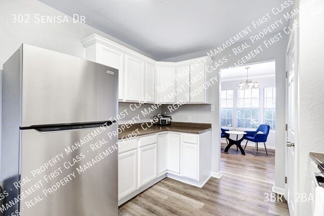 Building Photo - 302 Senisa Dr