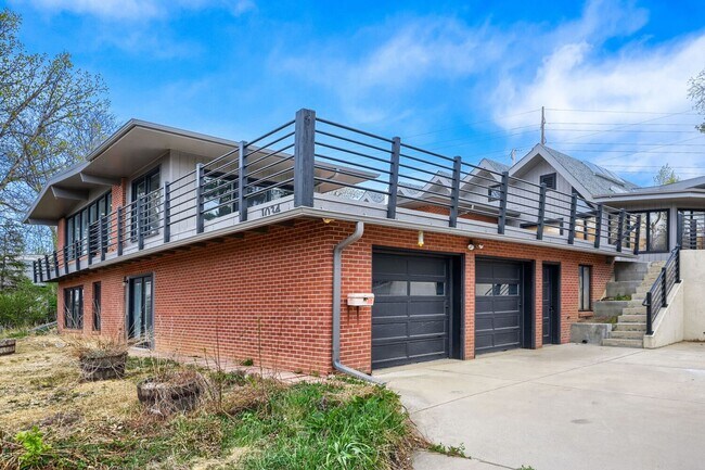 Building Photo - 1034 Westview Dr