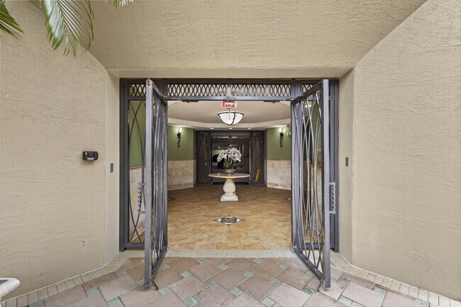 Building Photo - 2900 NW 125th Ave