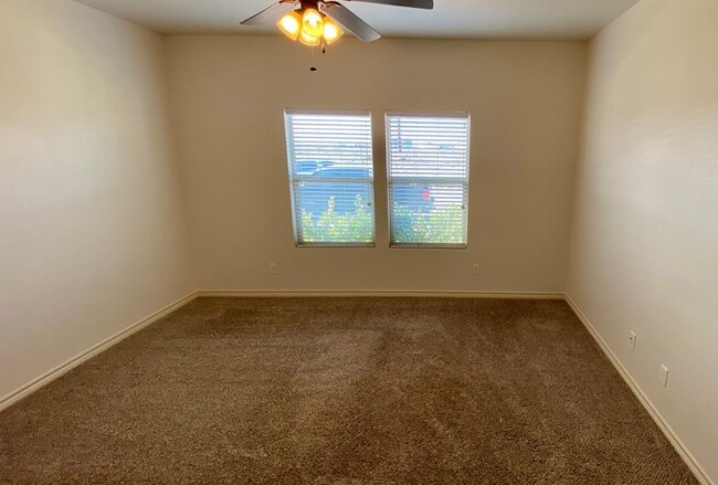 Building Photo - 7208 Manford Ln