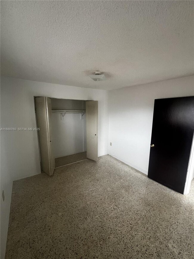 Building Photo - 619 SW 11th Ave