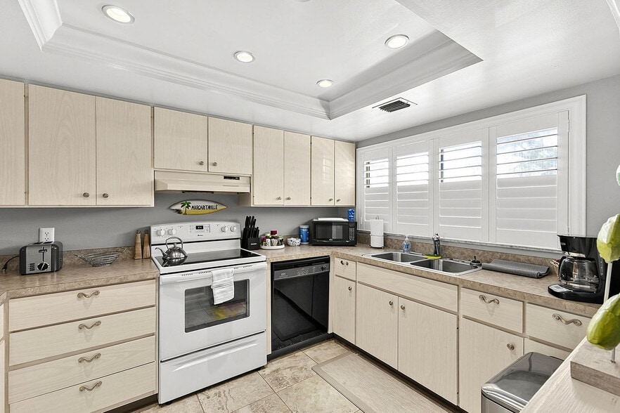Building Photo - 6327 Midnight Cove Rd