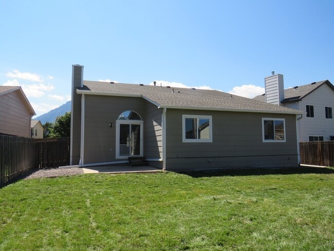 Building Photo - 1434 S Canoe Creek Dr