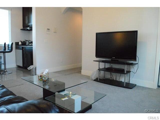 Building Photo - 408 Avenida Santa Barbara