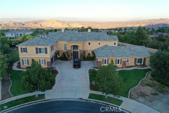Building Photo - 1583 Twin Oaks Cir