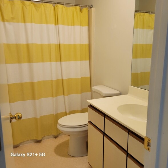 2nd Bathroom - 14 Willow Tree Run