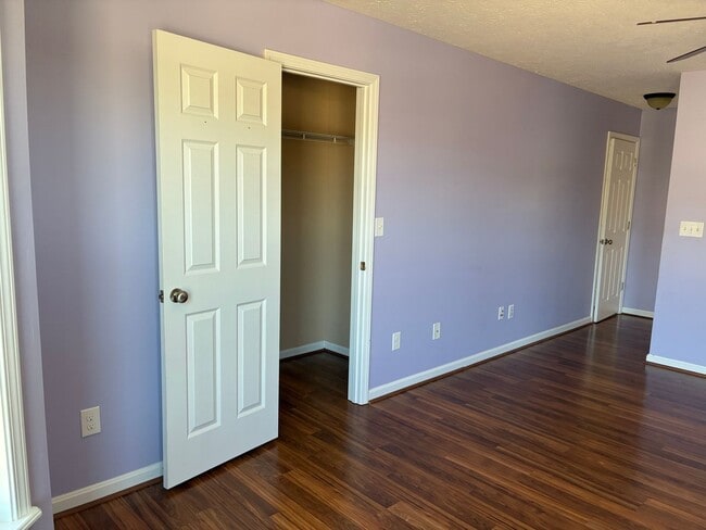 Building Photo - **ELIZABETHTOWN INDEPENDENT SCHOOL DISTRICT**