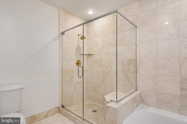 Building Photo - 8220 Crestwood Heights Dr