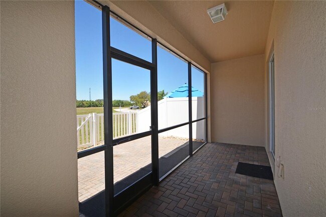 Building Photo - 11925 Greengate Dr