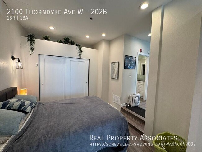 Building Photo - 2100 Thorndyke Ave W